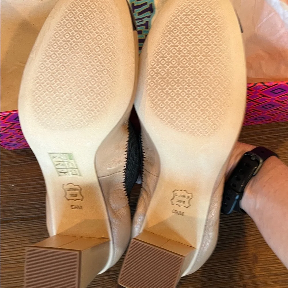 Tory Burch Jolie 75MM Pump Classic Sheep Soft Patent Tory Beige/ Black - Picture 9 of 16